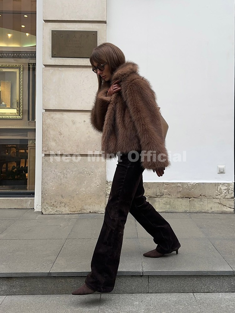 Neo Mint Fluffy Eco Fox Fur Co - огляд і ціна Streetwear Girl Brand