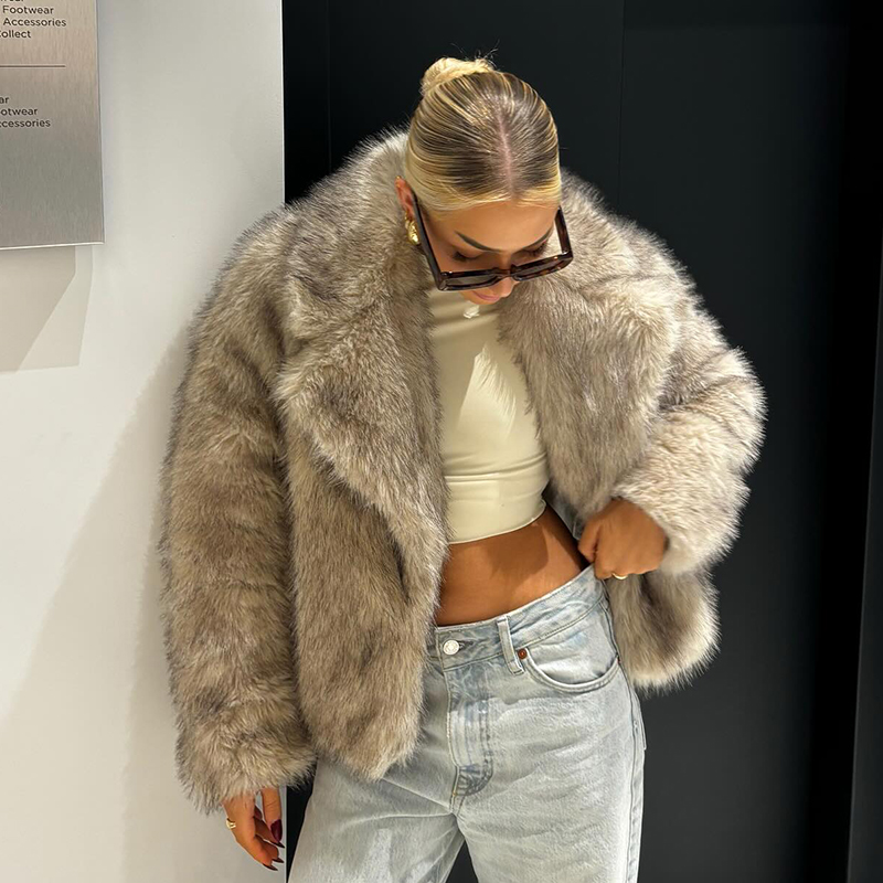 Chic Street Girls Gradient Fau - огляд і ціна Streetwear Girl Brand